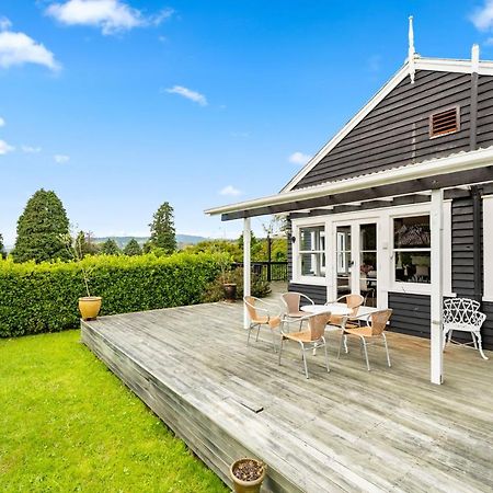 Springfield Rise Lodge - Rotorua Holiday Home Экстерьер фото
