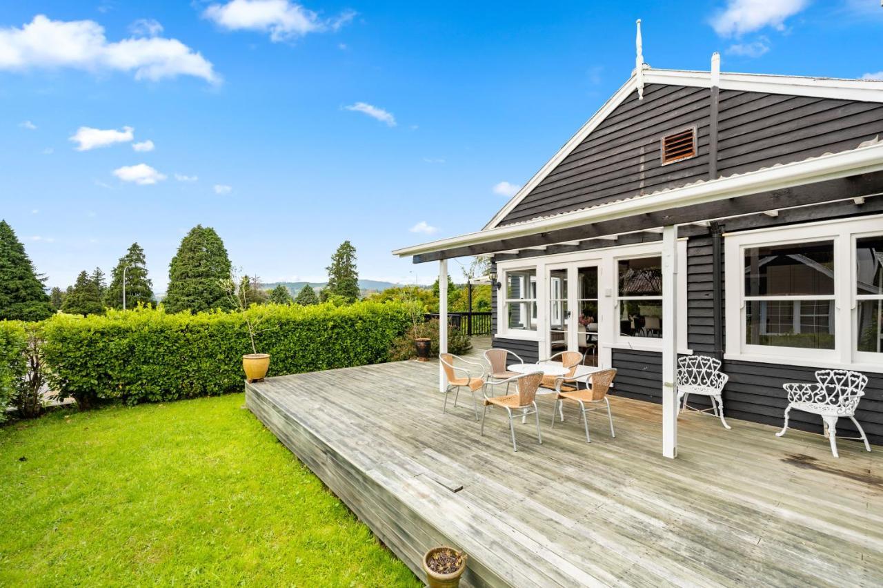 Springfield Rise Lodge - Rotorua Holiday Home Экстерьер фото