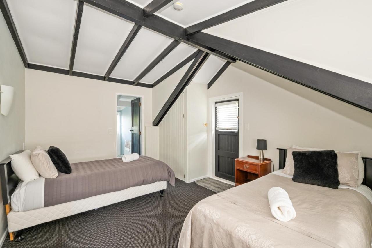 Springfield Rise Lodge - Rotorua Holiday Home Экстерьер фото